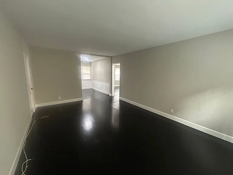 1323 S Highland Ave — Photo 4