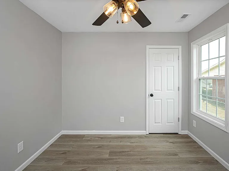 85 Smith Glen Dr — Photo 17