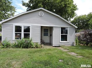 207 Hamilton St, Pekin, IL 61554