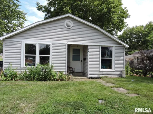207 Hamilton St, Pekin, IL 61554
