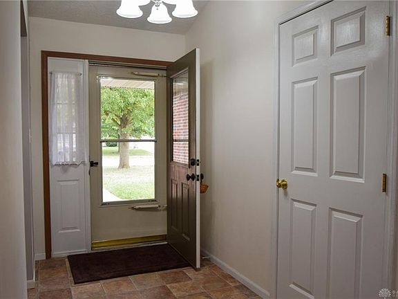 4th image of 144 Warner Dr