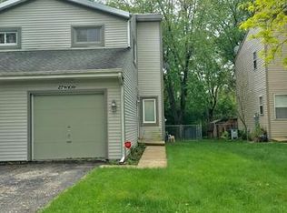 27W109 Cooley Ave, Winfield, IL 60190
