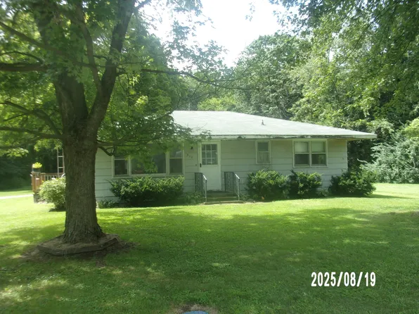 312 Hobson St, Woodland, IL 60974