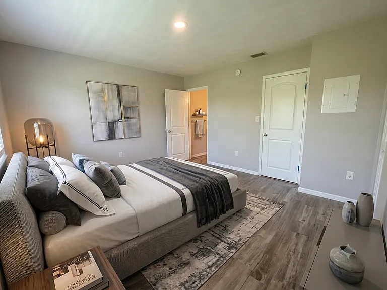Janie B Apartments — Photo 12