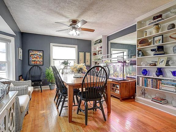 3rd image of 413 W D St