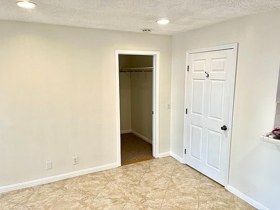 4th image of 600 W 3rd St APT B216