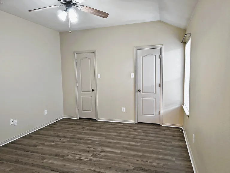 5725 Swords Dr — Photo 15