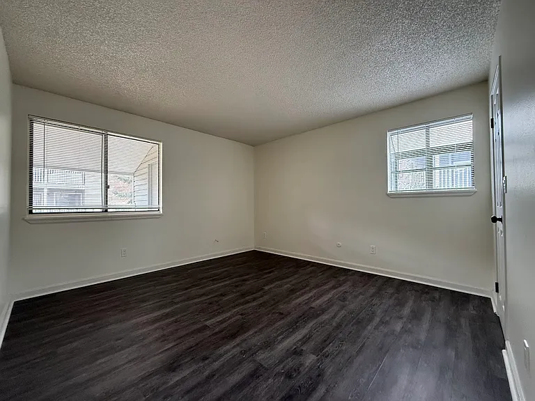 940 S Walden Way #204 — Photo 11
