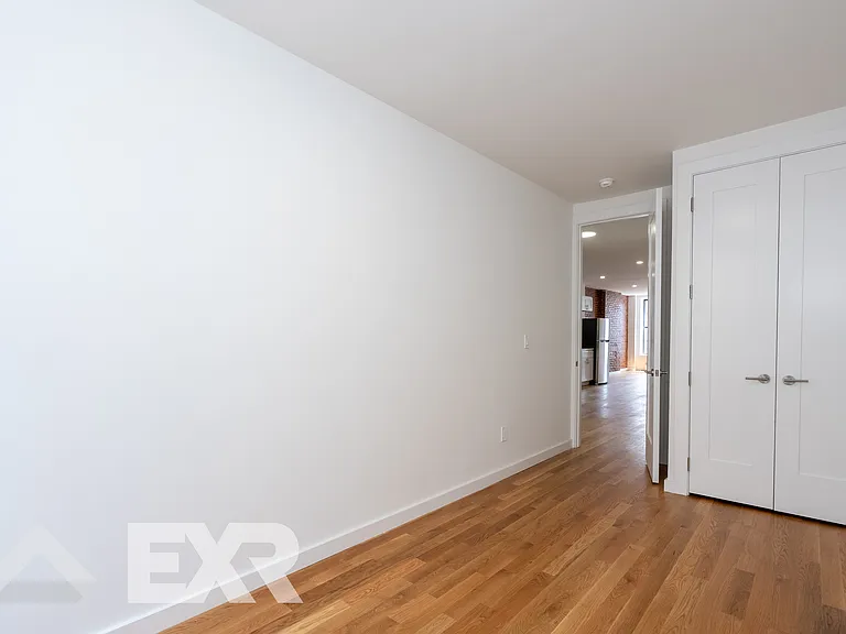 909 Dekalb Ave #2E — Photo 10