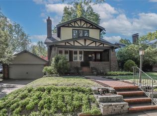 916 Trinity Ave, Saint Louis, MO