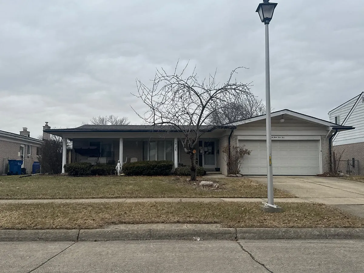 30345 Lund Ave photo 1