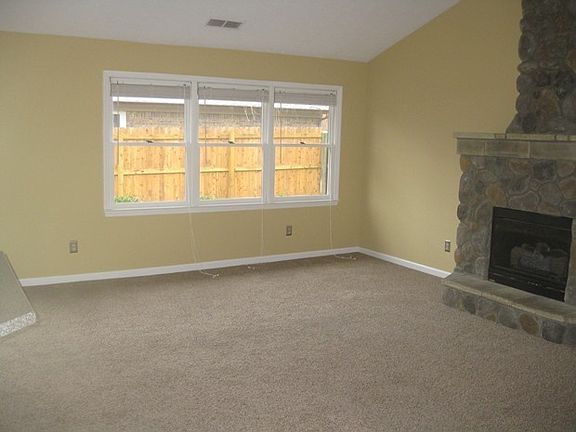 3rd image of 1664 Crossen Way