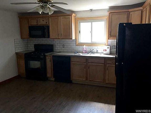 5th image of 396 Englewood Ave