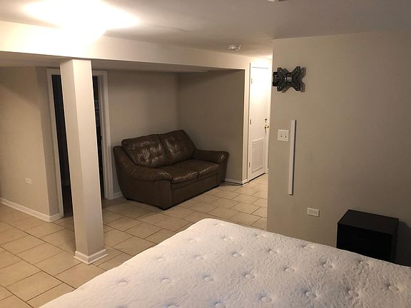 4th image of 5412 W Eddy St #1
