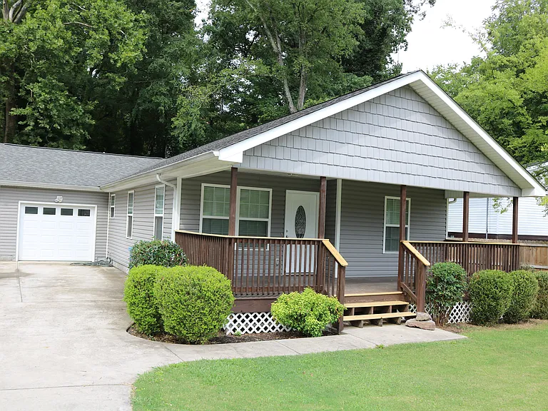 211 Martin Rd — Photo 38