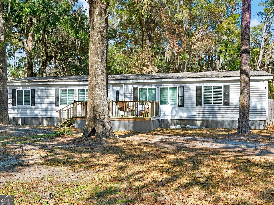 1st image of 32 Woods Dr