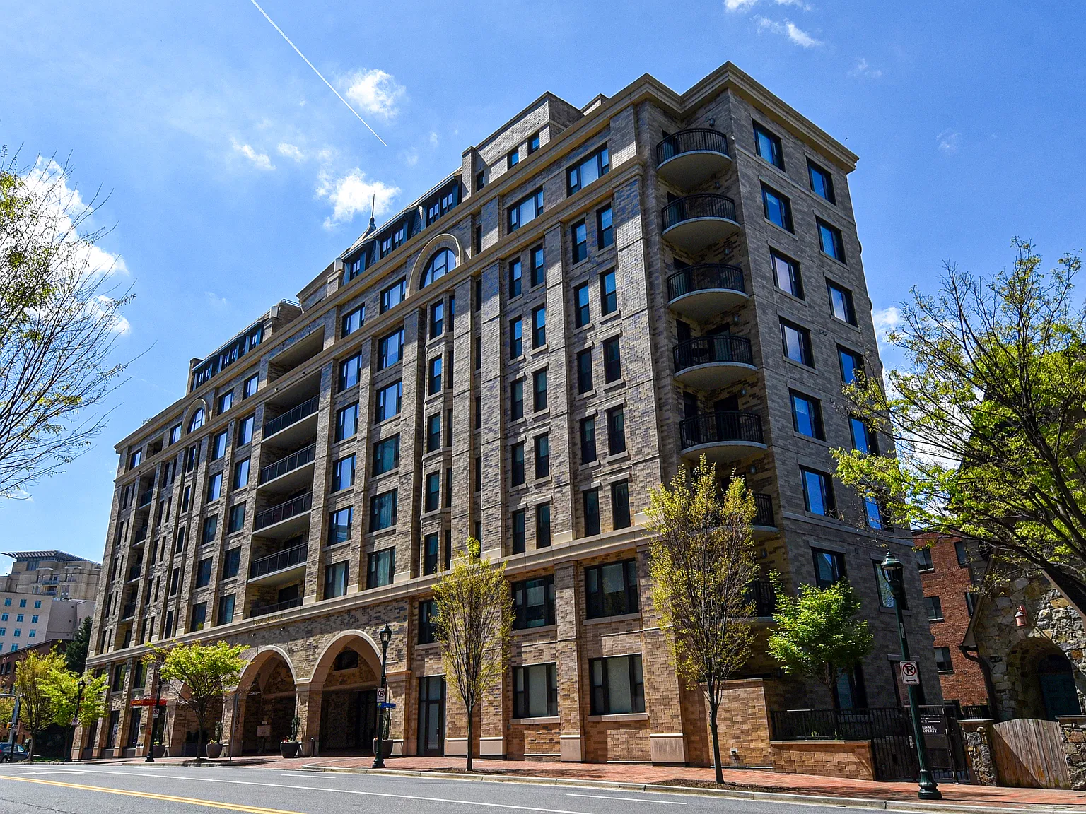 2 bed, 1015 sqft, $3,695 — Photo 2