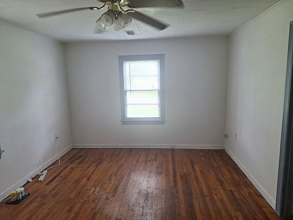 3rd image of 300 S Fir St