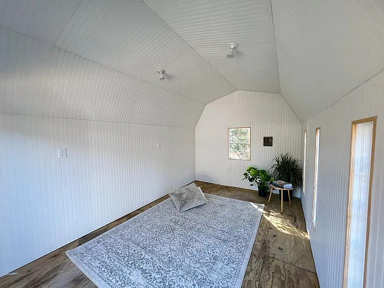Shed which can be used as home office, yoga studio or for storage