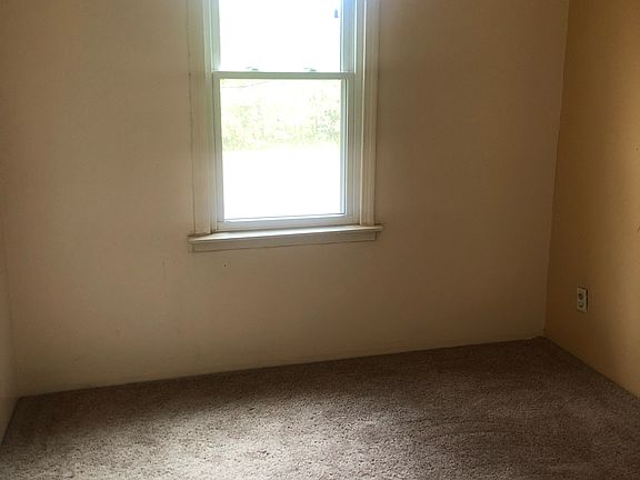 5th image of 31715 Lake Shore Blvd