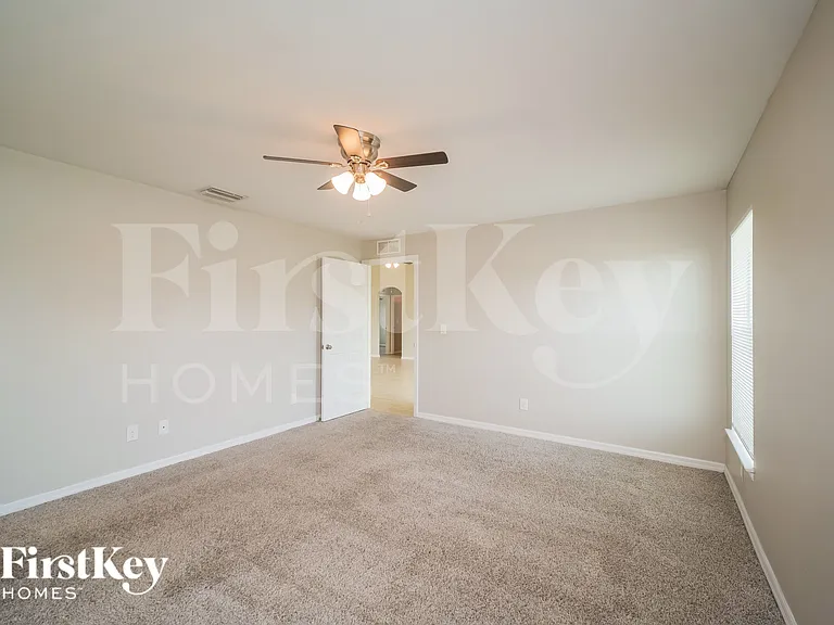 2321 NW 9th Ave — Photo 10