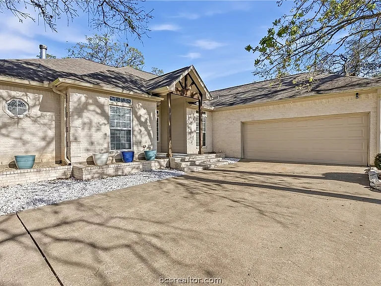 22 Golfview Dr — Photo 2