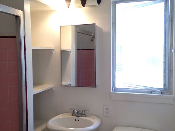 4th image of 656 S Cochran Ave APT 6