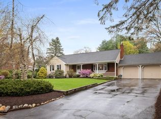 27 Meadowbrook Rd, Bedford, MA 01730