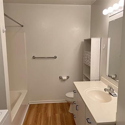 4th image of 409 Blake Anthony Dr #A