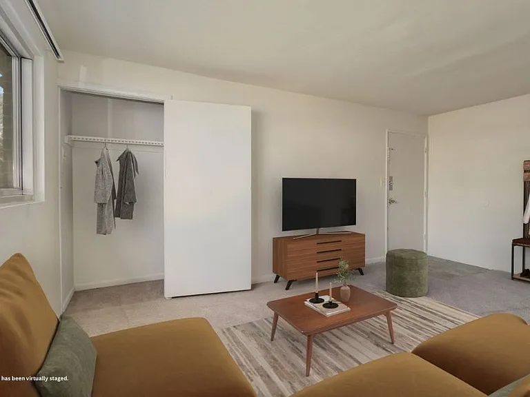 Barclay Square Apartments — Photo 5