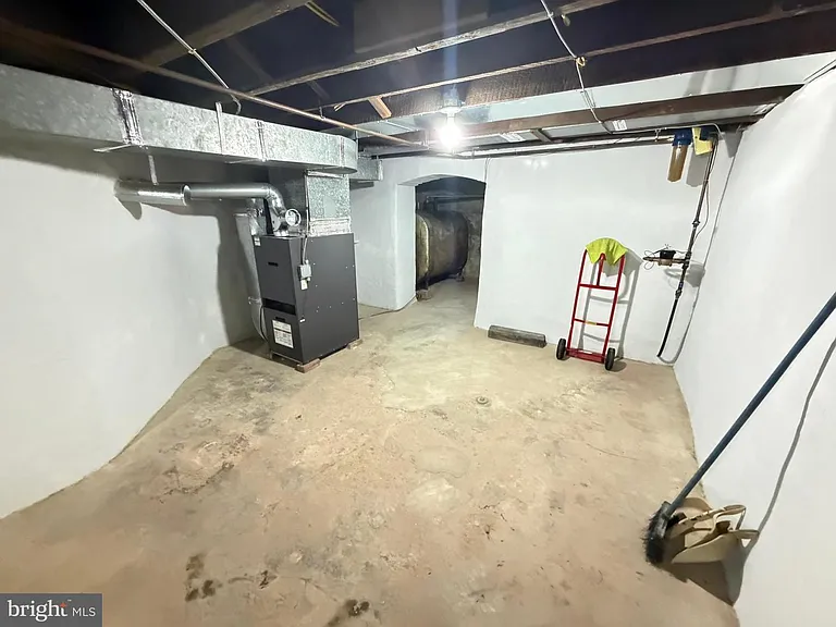 1535 Willow St — Photo 29