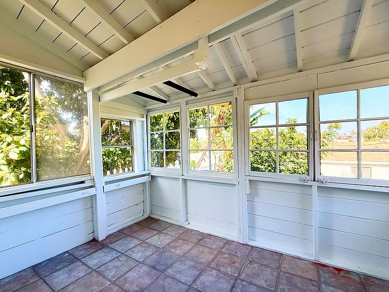 4661 Newport Ave — Photo 10
