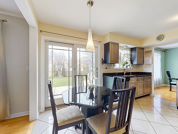 3rd image of 1854 Longboat Dr