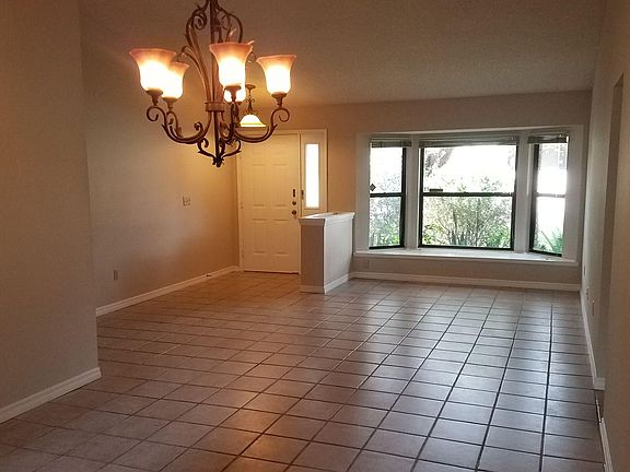 4th image of 2740 Beaver Dr