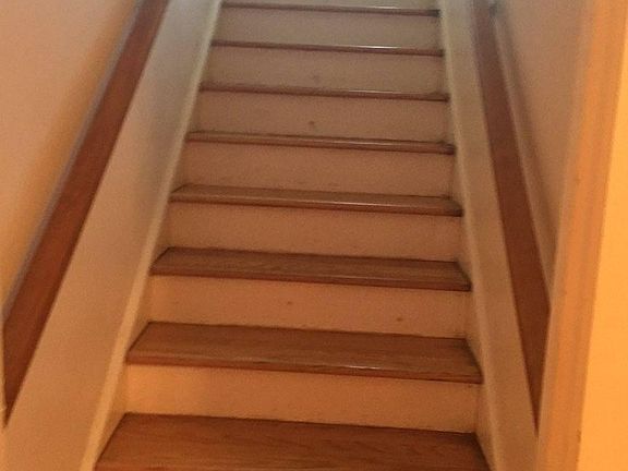 Stairs upper level