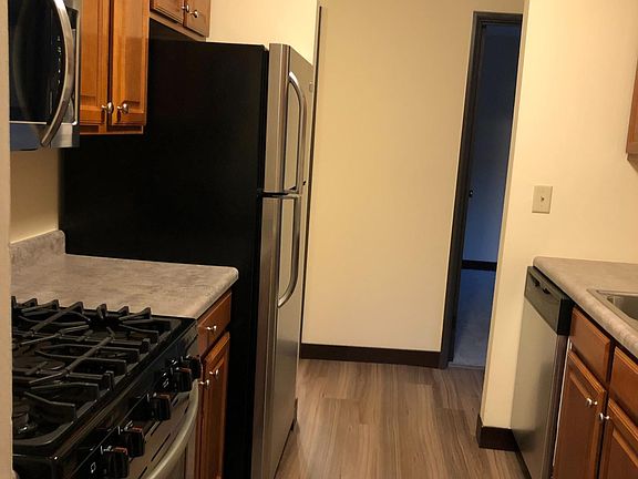 5th image of 7300 Gallagher Dr #109