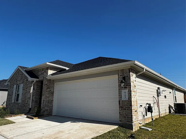 6107 Jasper Hill Dr — Photo 2