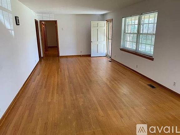 2nd image of 3411 Myra Ave