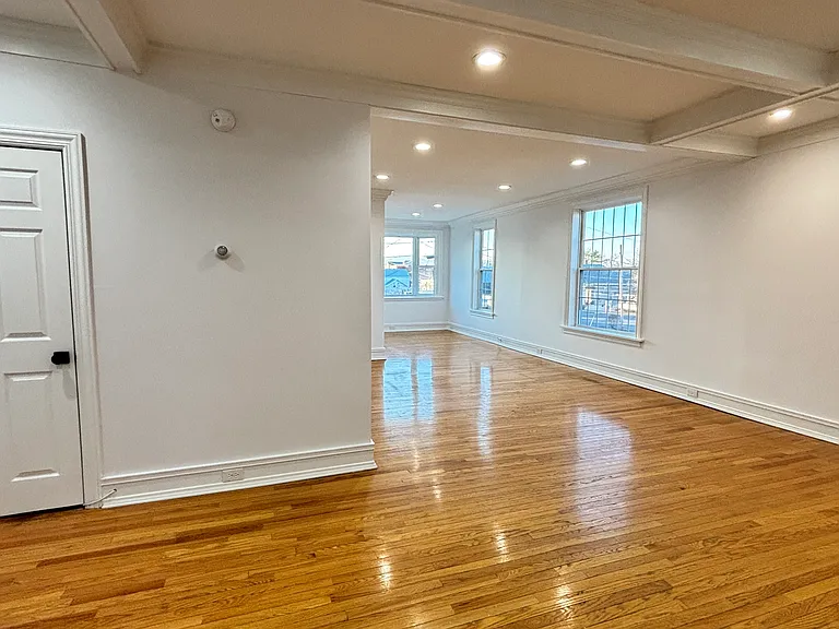 1st Fl - Living Room (Rear)