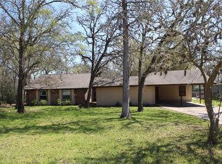 211 Richard Rd, La Grange, TX 78945