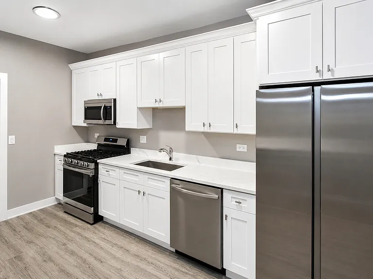 5310 S Harper Ave #2S — Photo 2