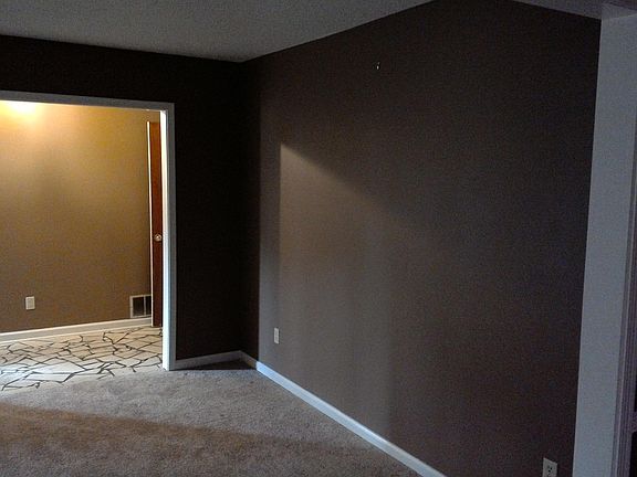 3rd image of 3507 Royal Carriage Dr