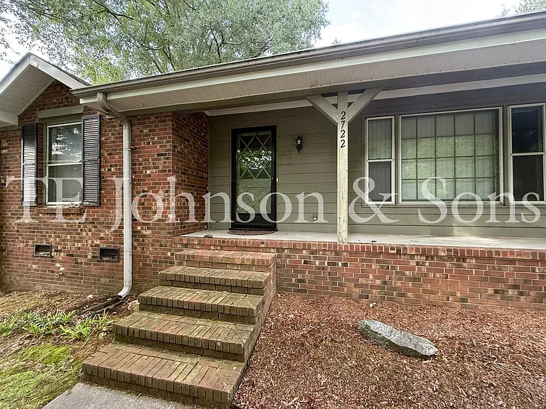 2722 Winslow Ln — Photo 2