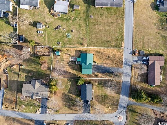 2nd image of 262 Sunny Slopes Dr