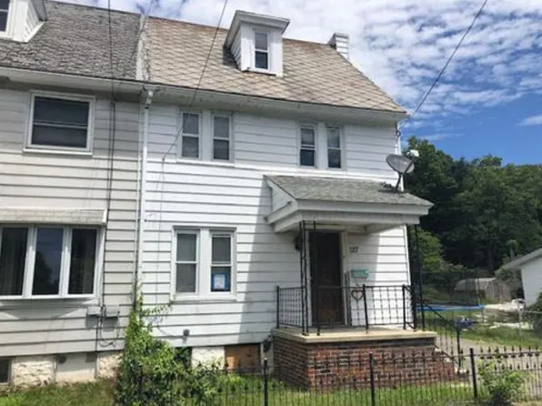 127 Weston Pl, Shenandoah, PA 17976
