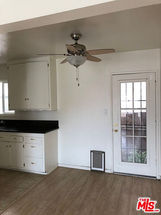 2nd image of 276 E Mountain View St