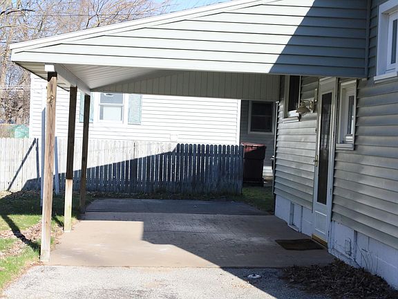 4th image of 2250 Madalene Ave