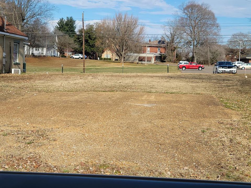 1st image of 409 W Wood St