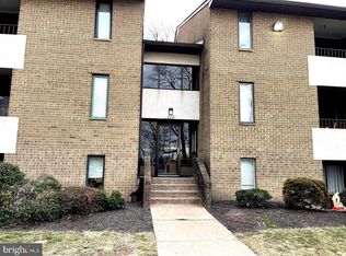 527 Florida Ave APT 103, Herndon, VA 20170