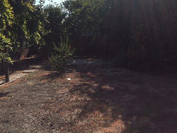 3rd image of 725 Grattan Ave